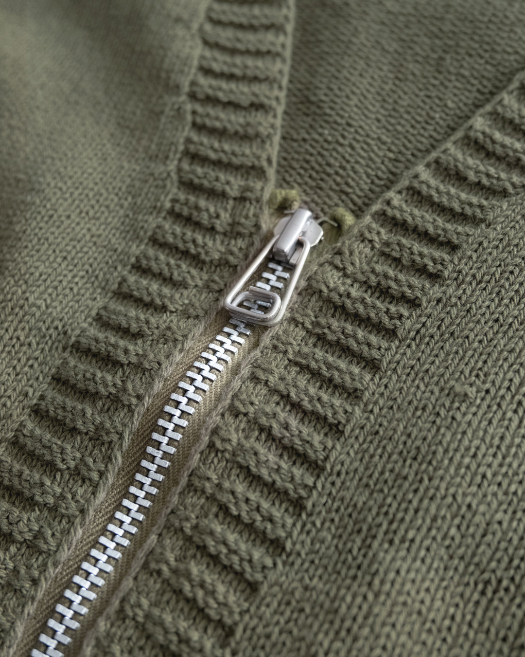 ISLAND KNIT "VIRGIN VEST" (KHAKI)