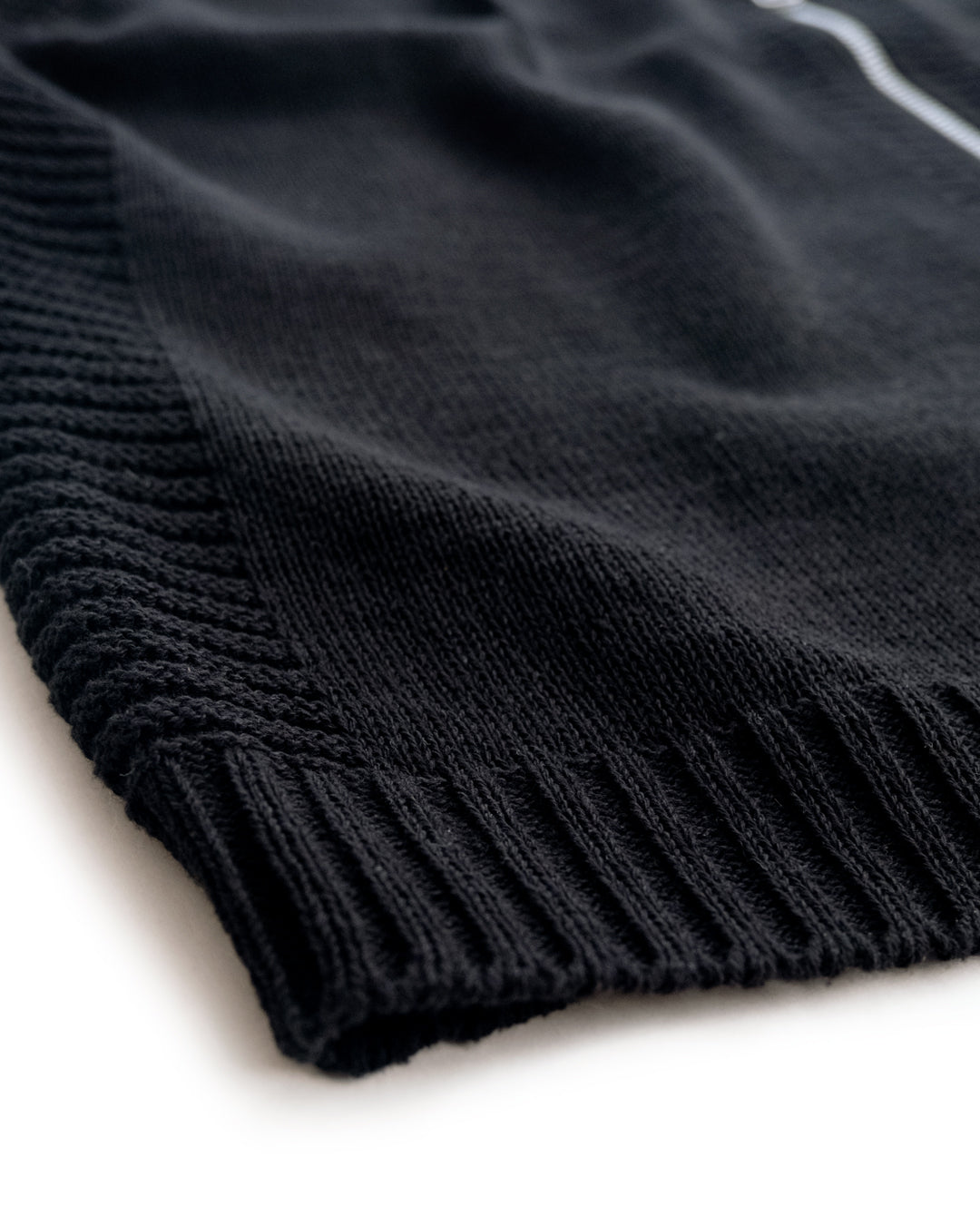 ISLAND KNIT "VIRGIN VEST" (BLACK)